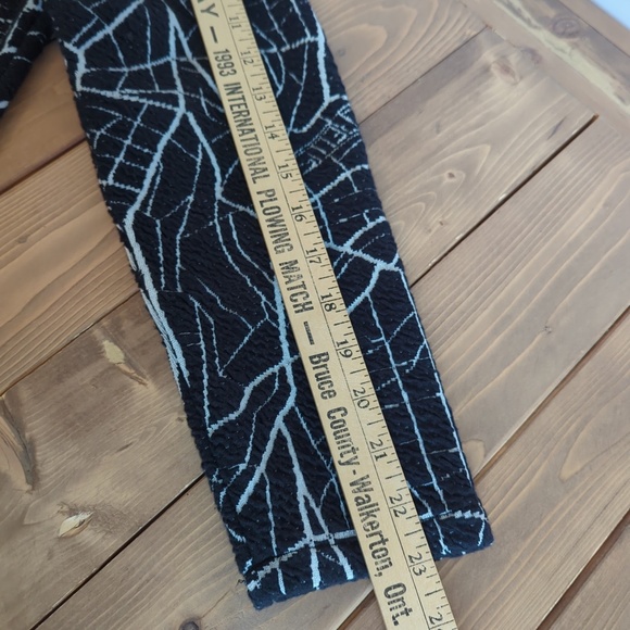 Tonia DeBellis Black White Abstract Print Jacket - Picture 11 of 14